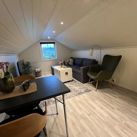 Apartamento Cozy Loft With Terrace, Close To The Lake, Mountains And Alesund Sula (More og Romsdal)
